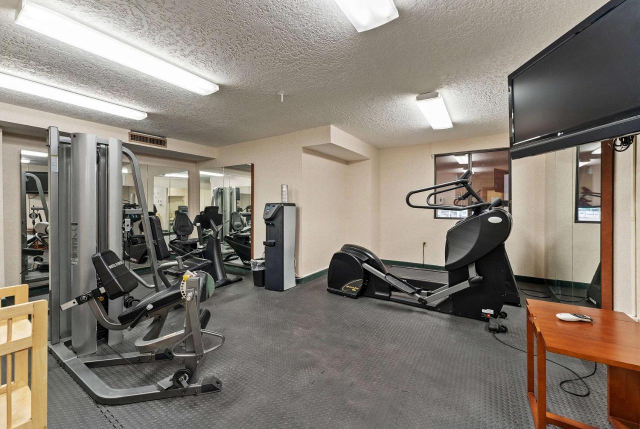 Hotel Ramada By Wyndham Cedar 3*