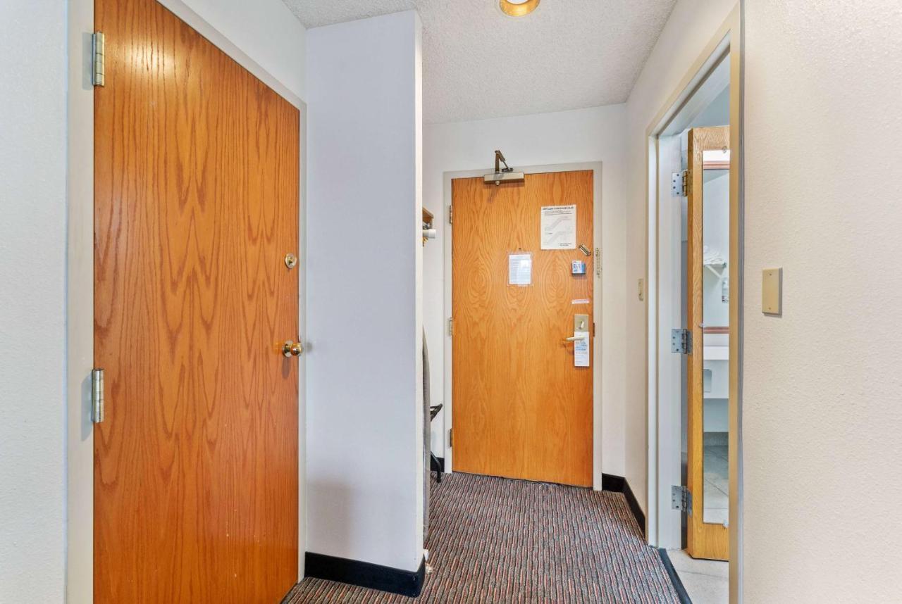 Ramada By Wyndham Cedar