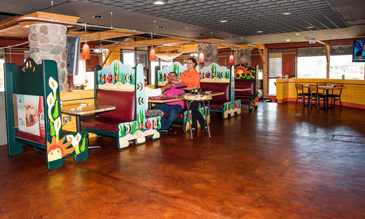 Hotel Ramada By Wyndham Cedar